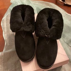 Bear paw black slippers size 7